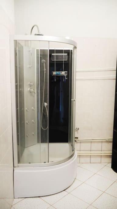 פז'מיסל Central Rooms מראה חיצוני תמונה